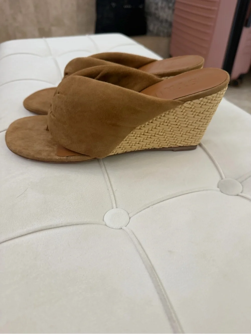 STAUD wedge slides